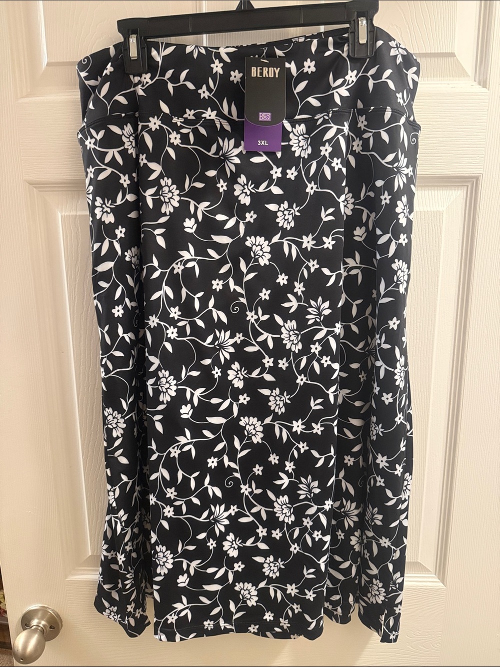Black & White Floral Midi Skorts